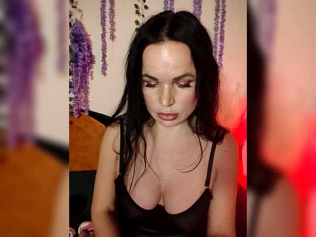 Kirakedi's BongaCams show and profile