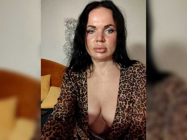 Kirakedi's BongaCams show and profile