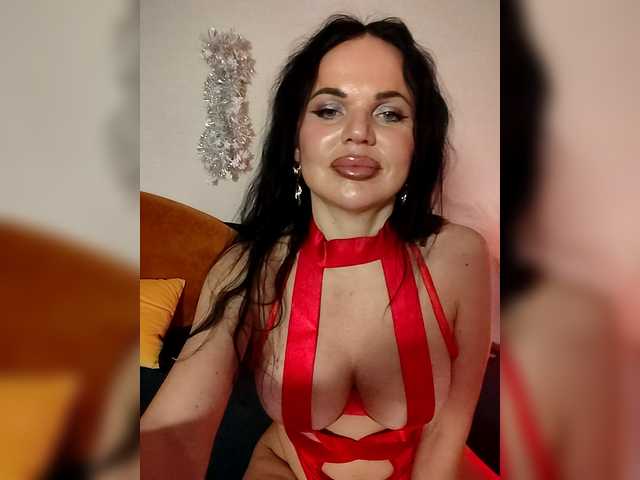 Kirakedi's BongaCams show and profile