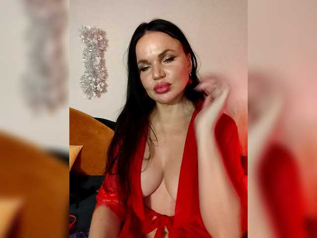 Kirakedi's BongaCams show and profile