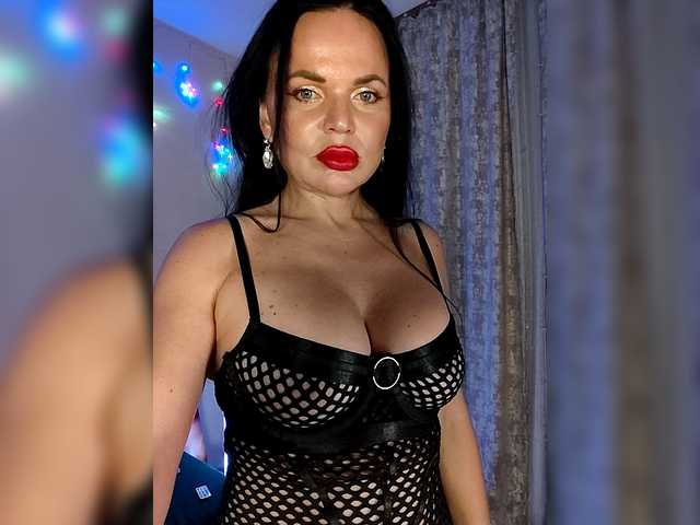 Kirakedi's BongaCams show and profile