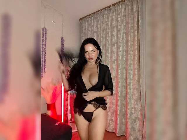 Kirakedi's BongaCams show and profile