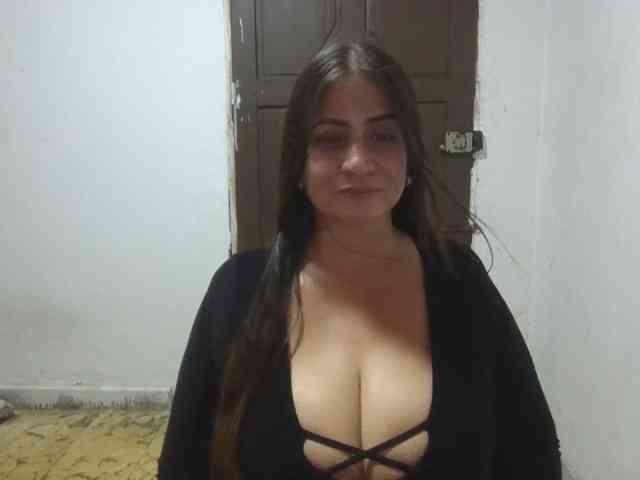 kitybigboobsxx webcam