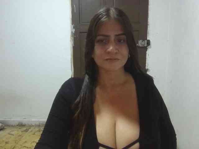 kitybigboobsxx webcam