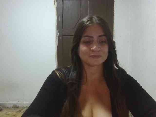 kitybigboobsxx webcam