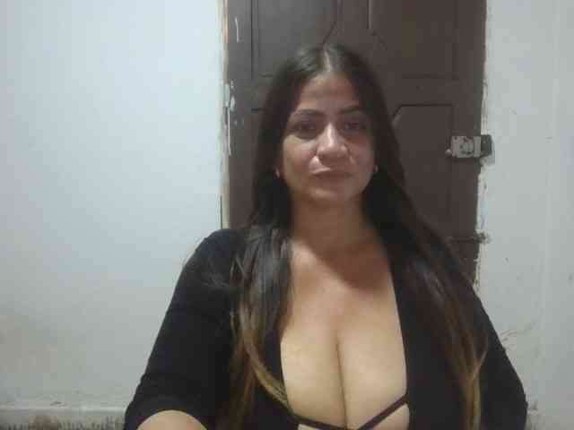 kitybigboobsxx webcam