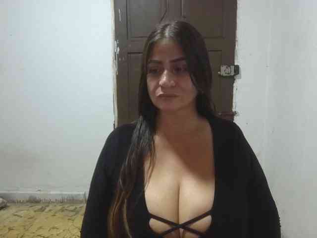 kitybigboobsxx webcam