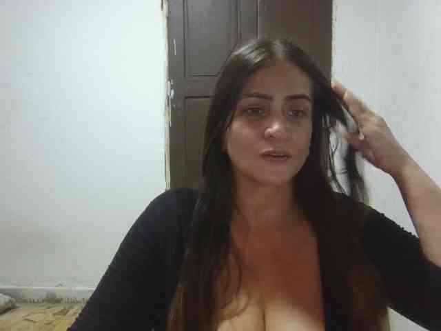 kitybigboobsxx webcam