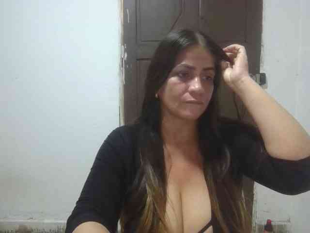 kitybigboobsxx webcam