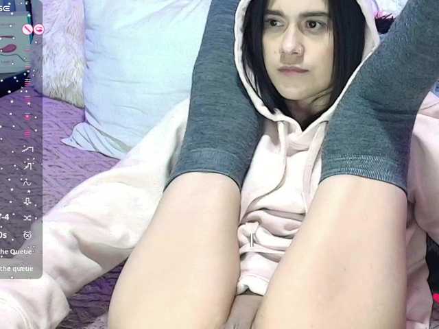 Hannahot69's BongaCams show and profile