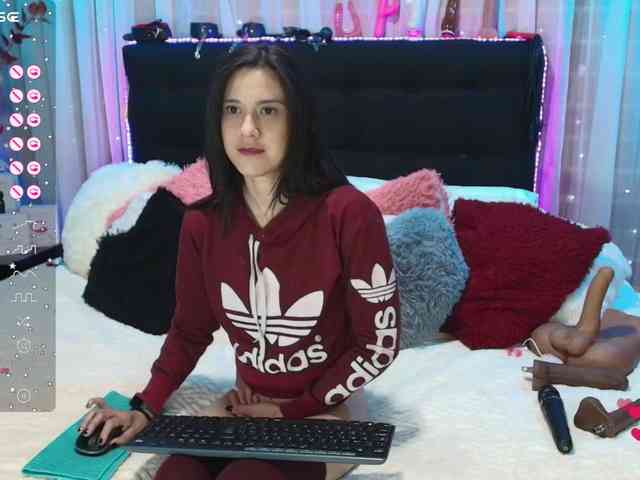 Hannahot69 webcam