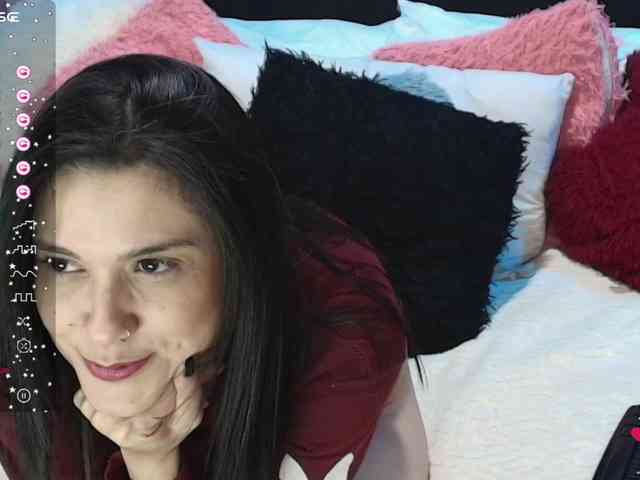 Hannahot69 webcam