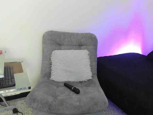Liily-moore webcam