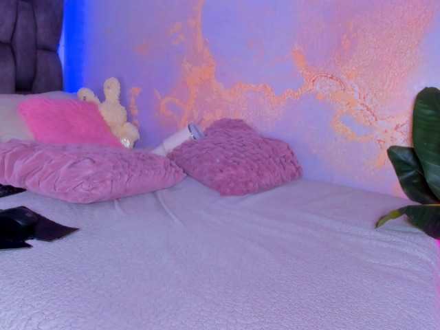 le modèle camilawhitee est en webcam porno dans un show sur le site bongacams, il possède les tags suivants: Latino/Hispanic,Brunette,Shaved