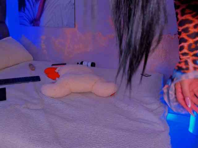 camilawhitee webcam