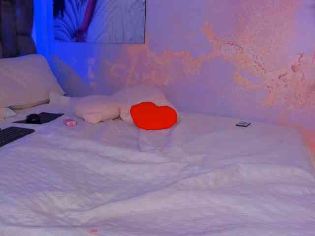 camilawhitee webcam