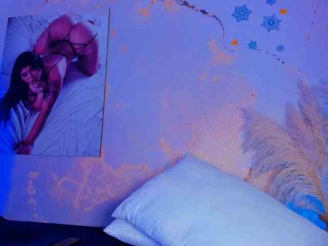 camilawhitee webcam