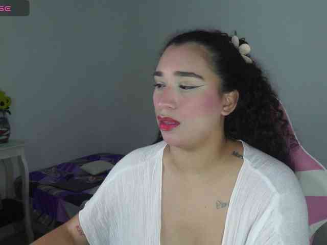 JADDE_LUXXY webcam