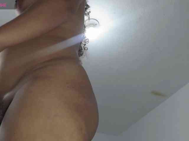 JADDE_LUXXY webcam