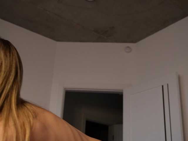 emely1benz's BongaCams show and profile