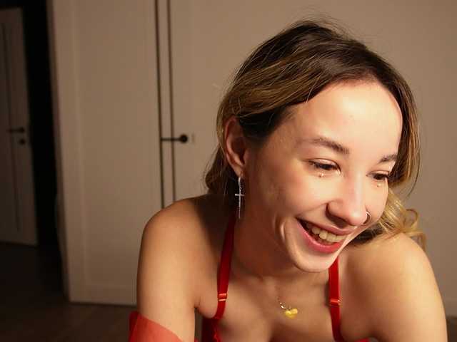 emely1benz from BongaCams is Freechat
