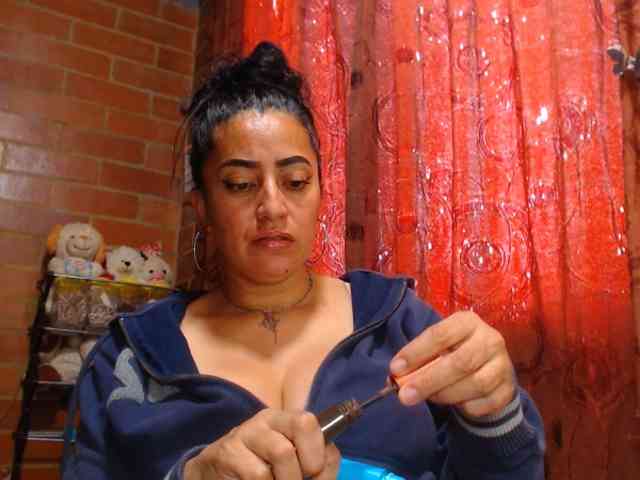 AlexandrinaFenix Live Webcam on BongaCams