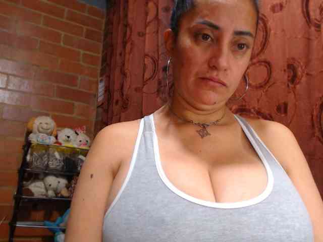 AlexandrinaFenix Live Webcam on BongaCams