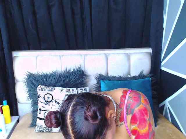 BlueGirl99 webcam