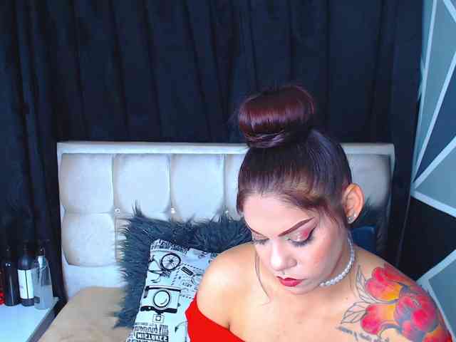 BlueGirl99 webcam