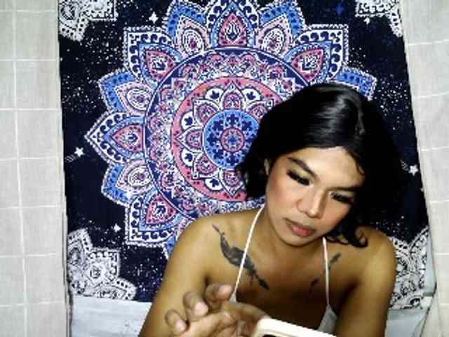 Luckylucxy Live Webcam on BongaCams