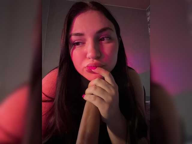 le modèle -Monika- est en webcam porno dans un show sur le site bongacams, il possède les tags suivants: White/Caucasian,Redhead,Shaved