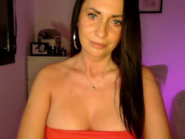 BiancaLux's BongaCams show and profile