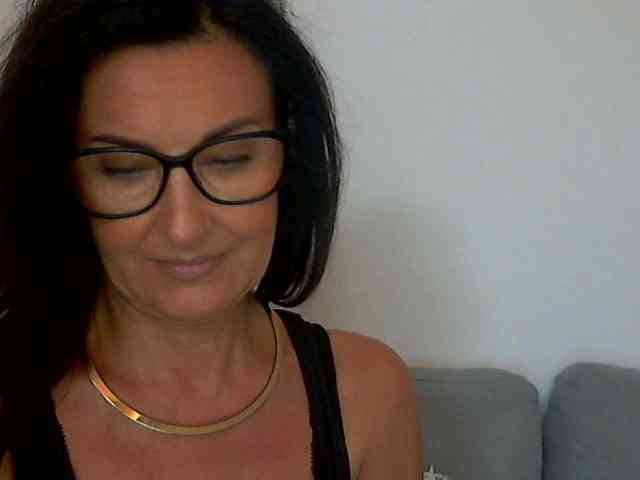 MilfRalia webcam