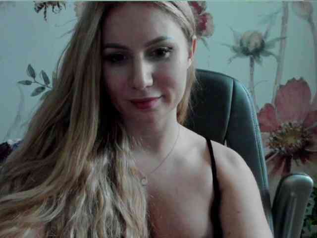 SweetMirande webcam
