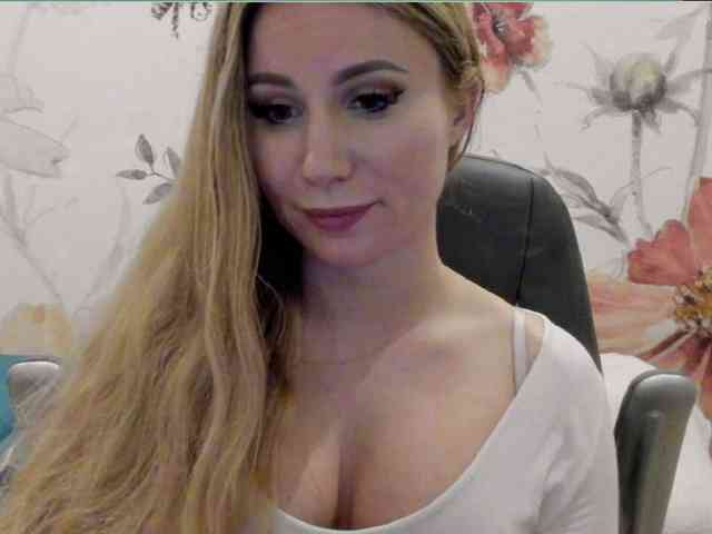 SweetMirande webcam