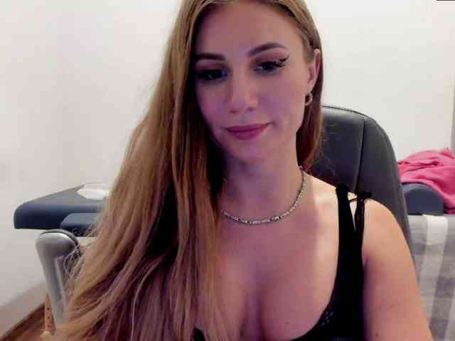 SweetMirande webcam