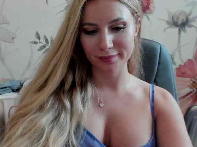 SweetMirande webcam