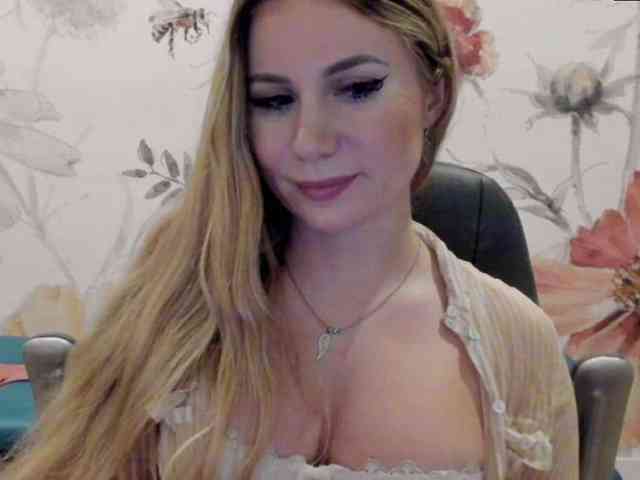 SweetMirande webcam