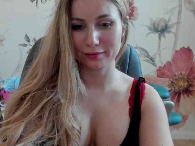SweetMirande webcam