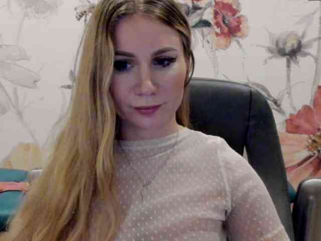 SweetMirande webcam