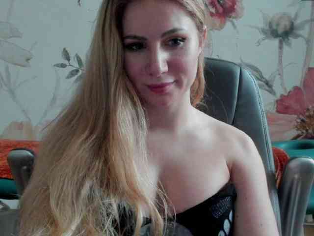 SweetMirande webcam