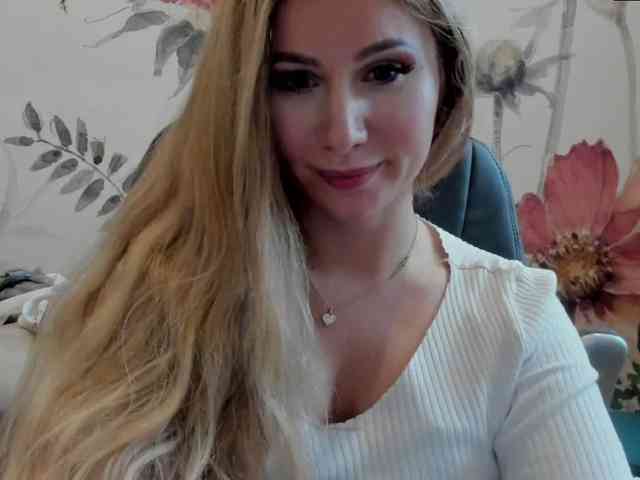 SweetMirande webcam