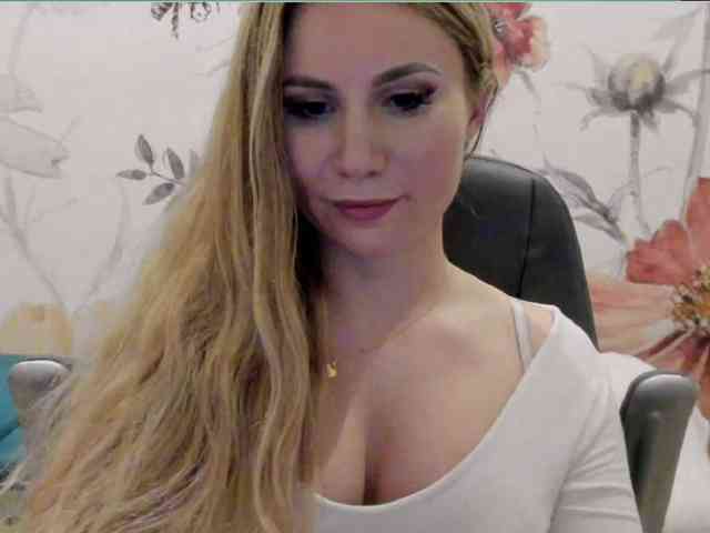 SweetMirande webcam
