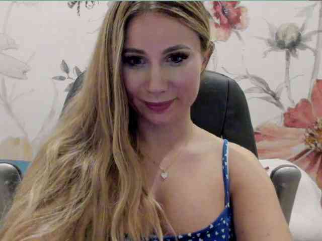 SweetMirande webcam
