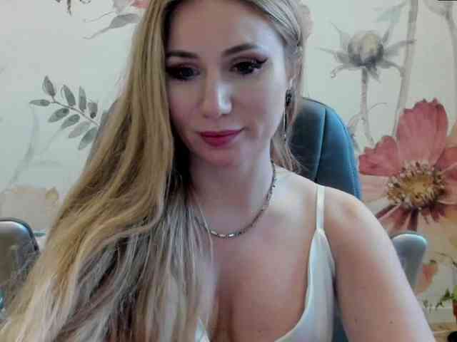 SweetMirande webcam