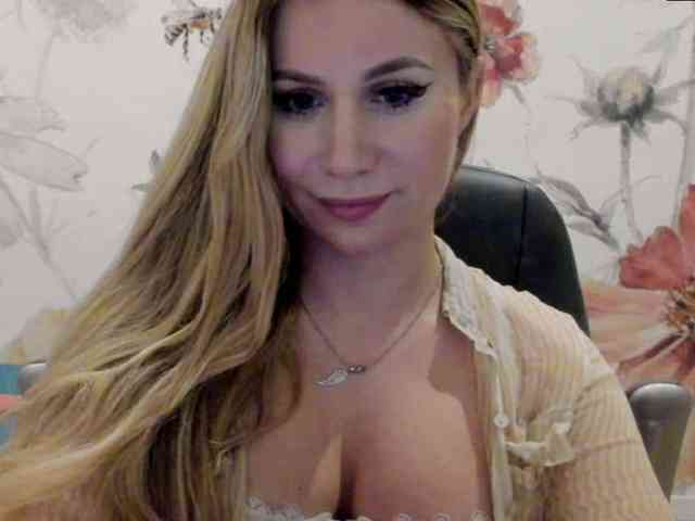 SweetMirande webcam