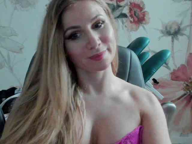 SweetMirande webcam