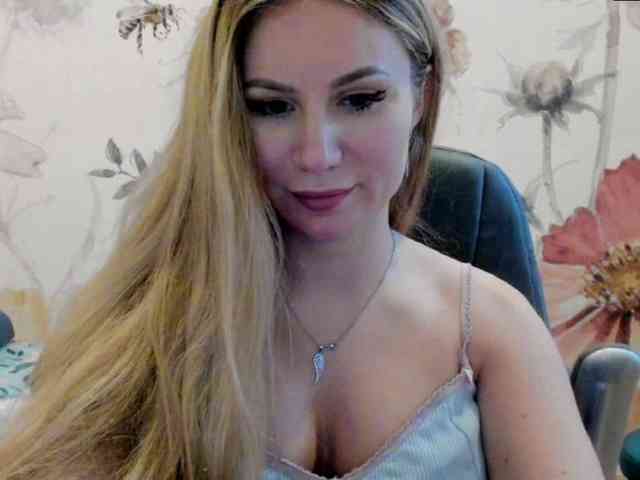 SweetMirande webcam