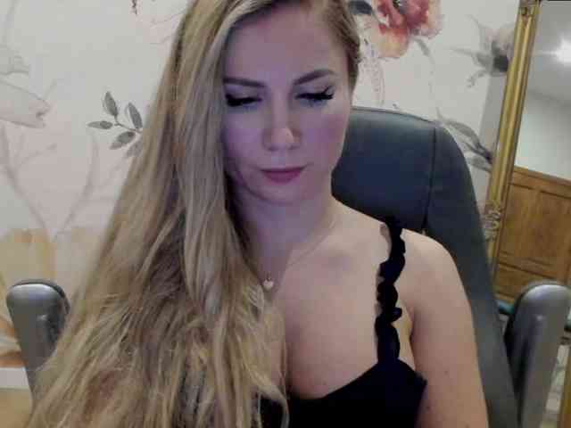 SweetMirande webcam