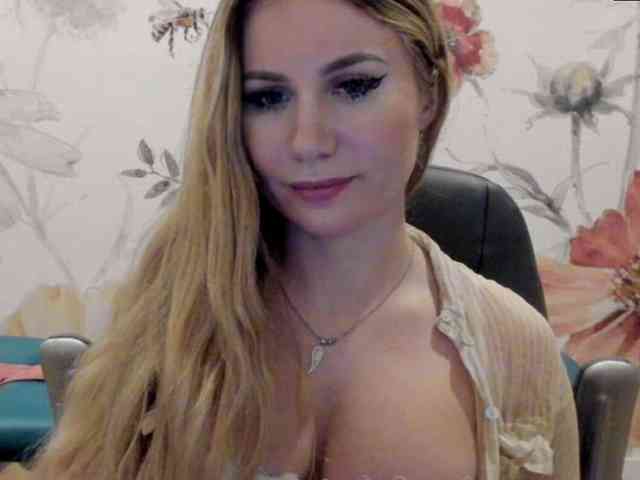 SweetMirande webcam